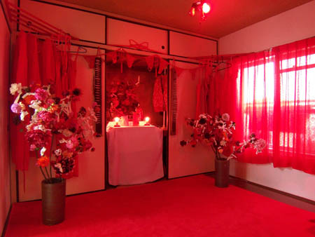 齋藤芽生　男と女の四畳半みくじ　2008　取手　井野団地　インスタレーション